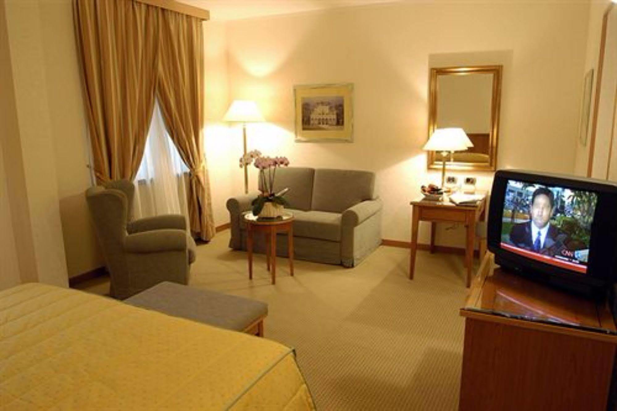 Hotel Excelsior ماجنتي الغرفة الصورة